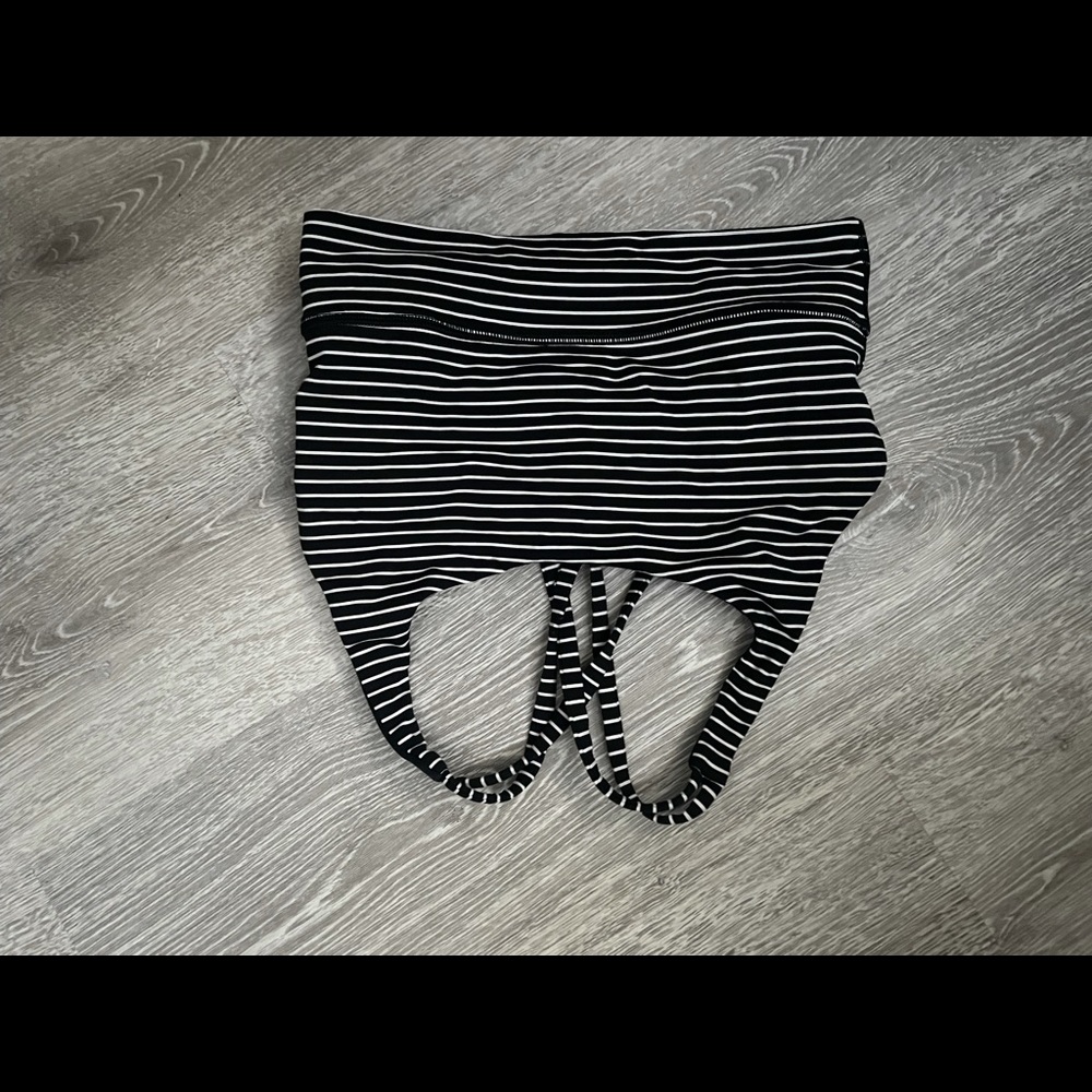 Lululemon energy bra size 4